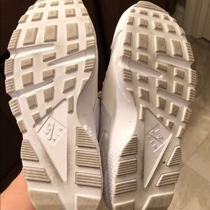 Nike Shoes - Nike Huraches! Nike Shoes - Nike Huraches!